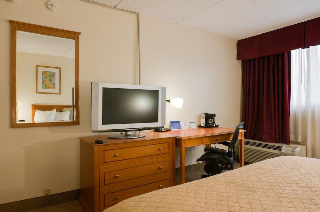 Howard Johnson By Wyndham Fullerton/Anaheim Conference Cntr Luaran gambar