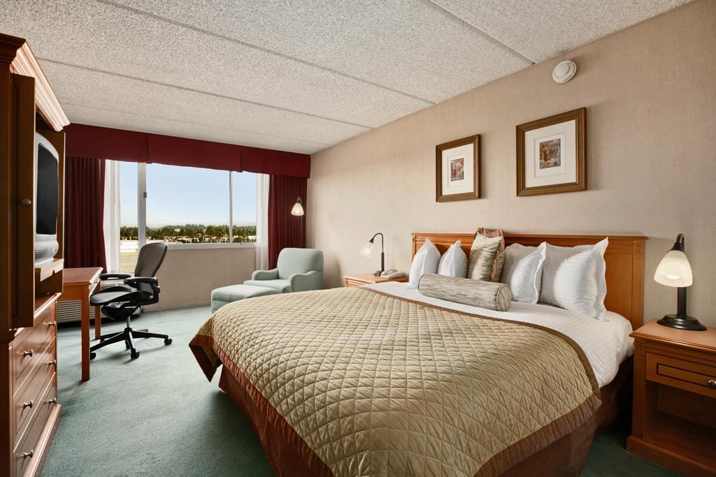 Howard Johnson By Wyndham Fullerton/Anaheim Conference Cntr Luaran gambar