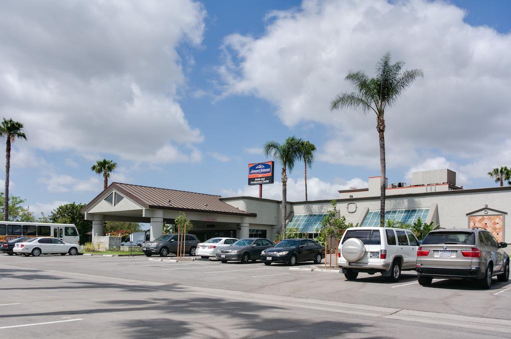 Howard Johnson By Wyndham Fullerton/Anaheim Conference Cntr Luaran gambar