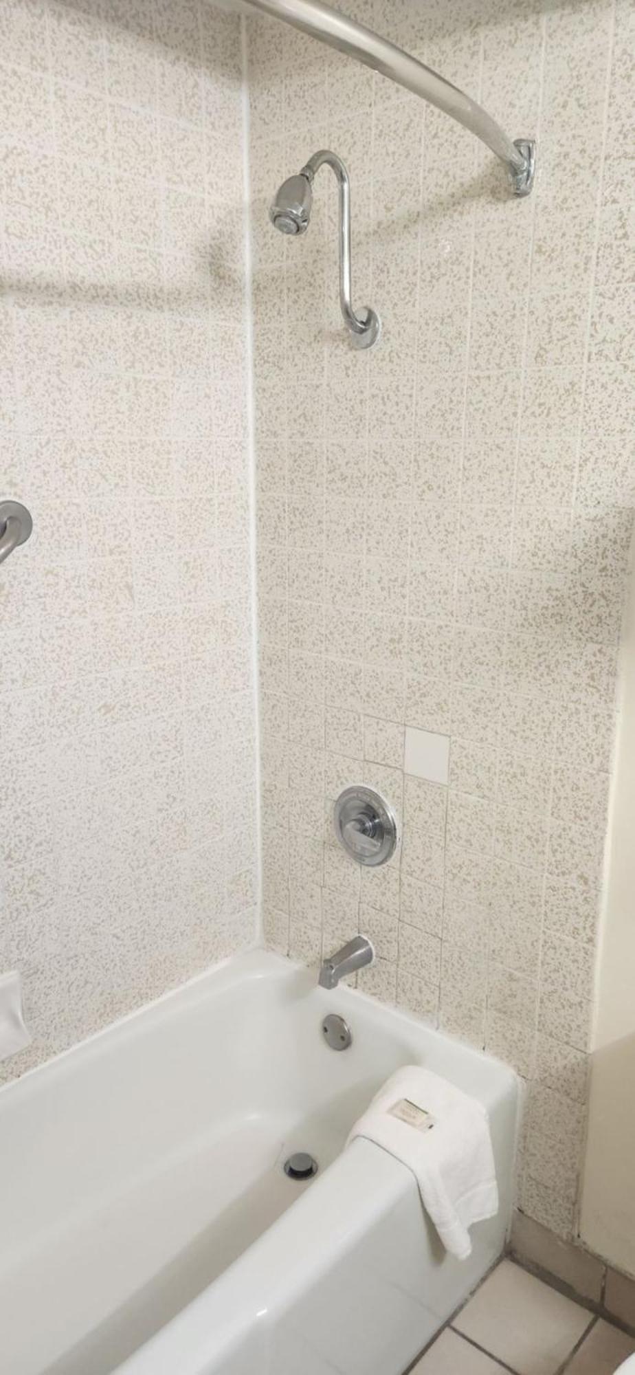 Howard Johnson By Wyndham Fullerton/Anaheim Conference Cntr Luaran gambar