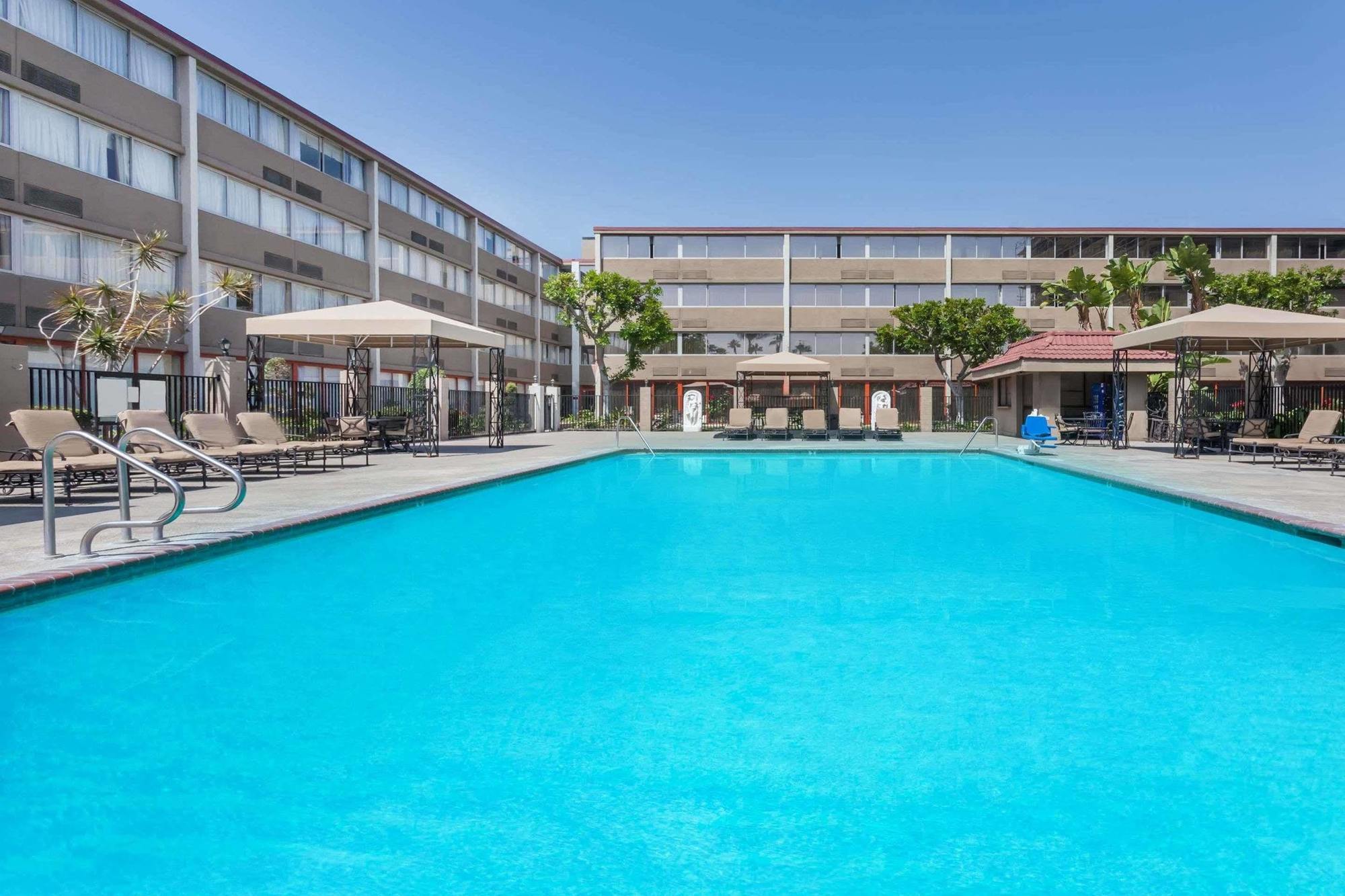 Howard Johnson By Wyndham Fullerton/Anaheim Conference Cntr Luaran gambar